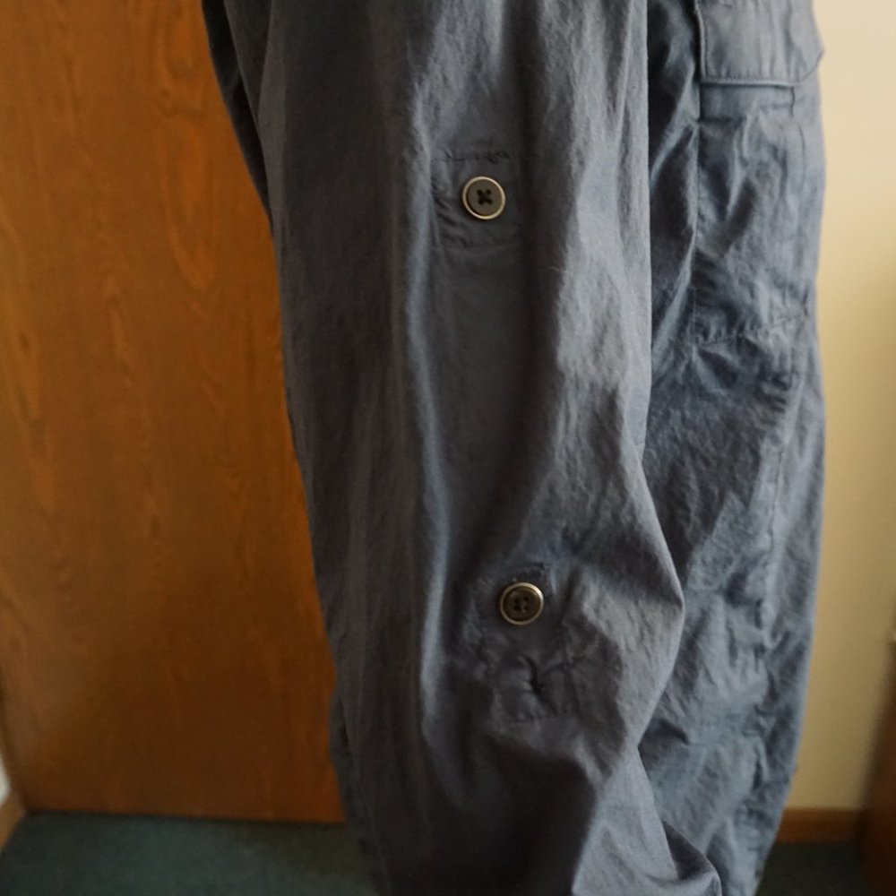H&M navy button-up - Picture 3 of 4